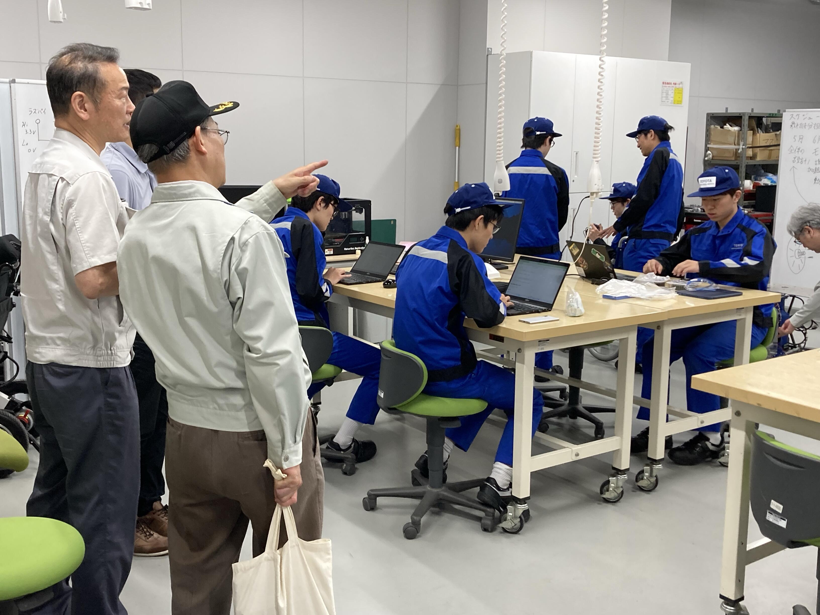 創造性開発実習１授業公開.jpg